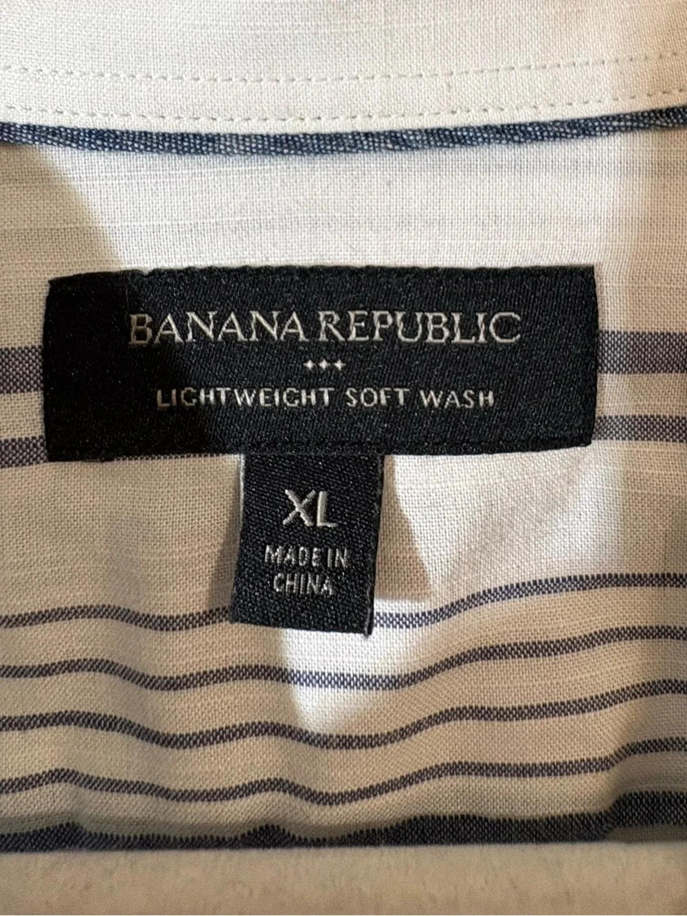 Banana Republic button-down shirt Men’s XL grey white stripe lightweight soft‎